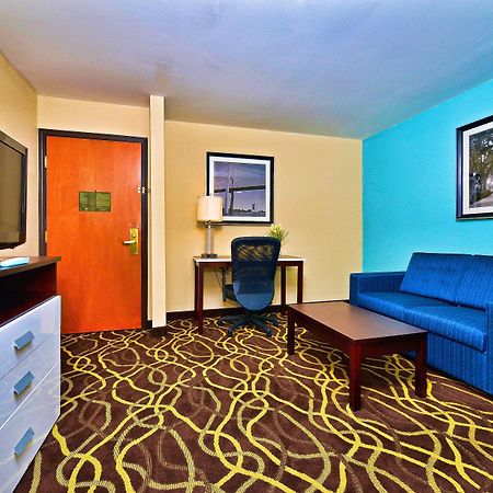 Best Western Plus Savannah Airport Inn And Suites Exterior foto